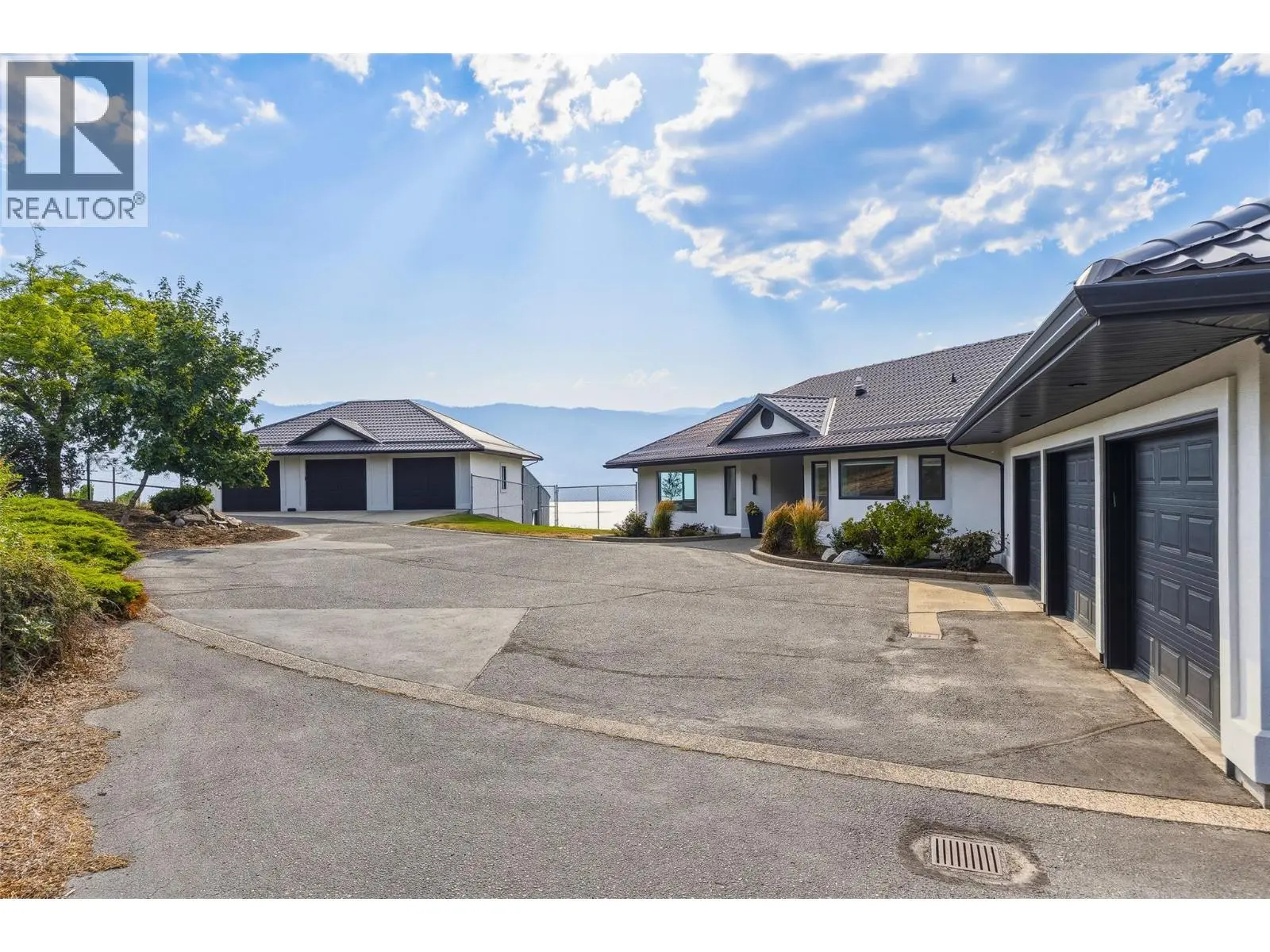 1090 Camp Road. Lake Country, British Columbia