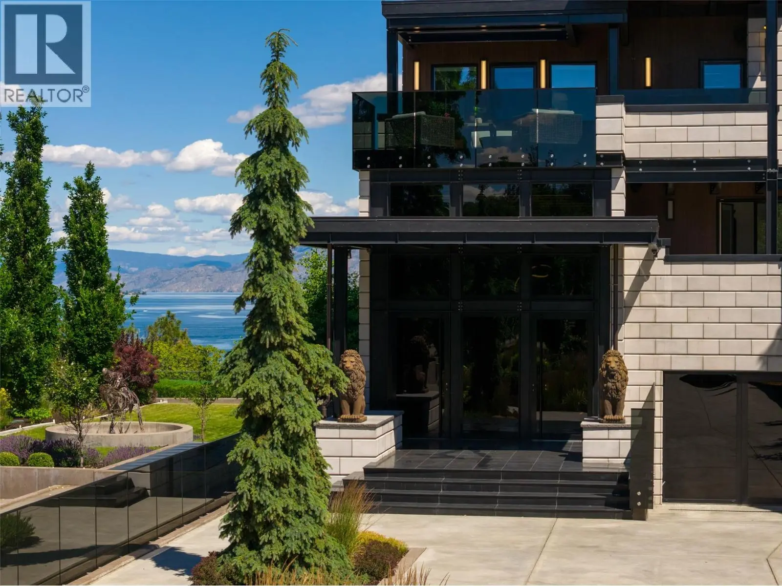 581 & 571 Vancouver Avenue. Penticton, British Columbia
