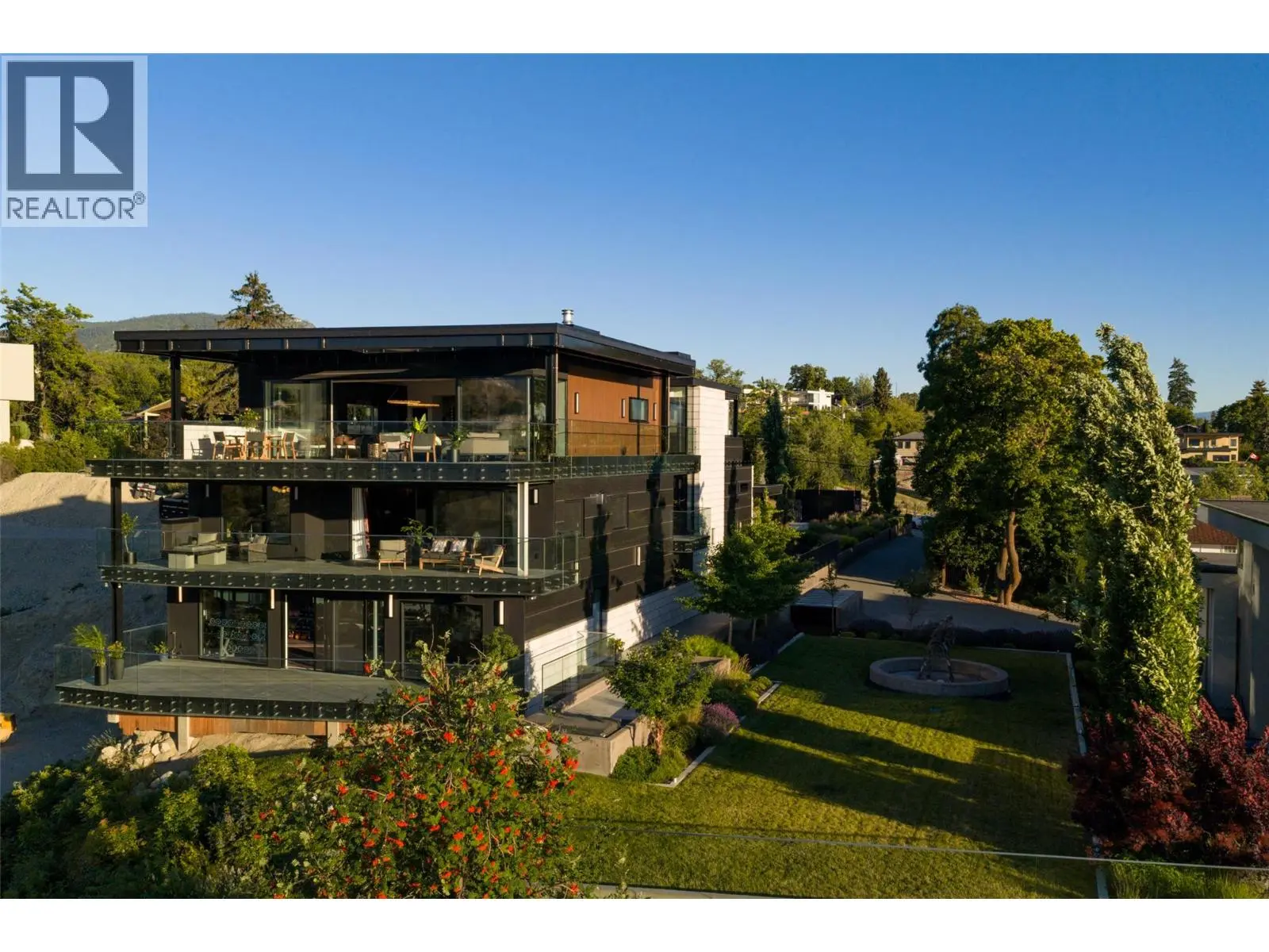 581 & 571 Vancouver Avenue. Penticton, British Columbia