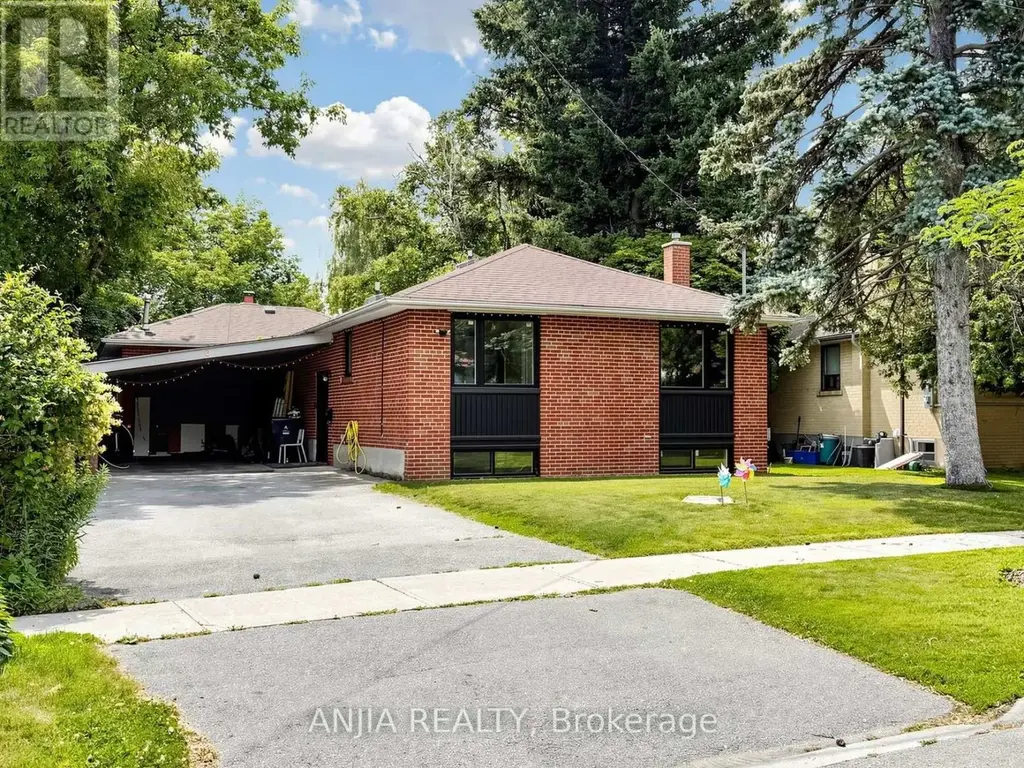 8 Applefield Drive, Toronto (Bendale)