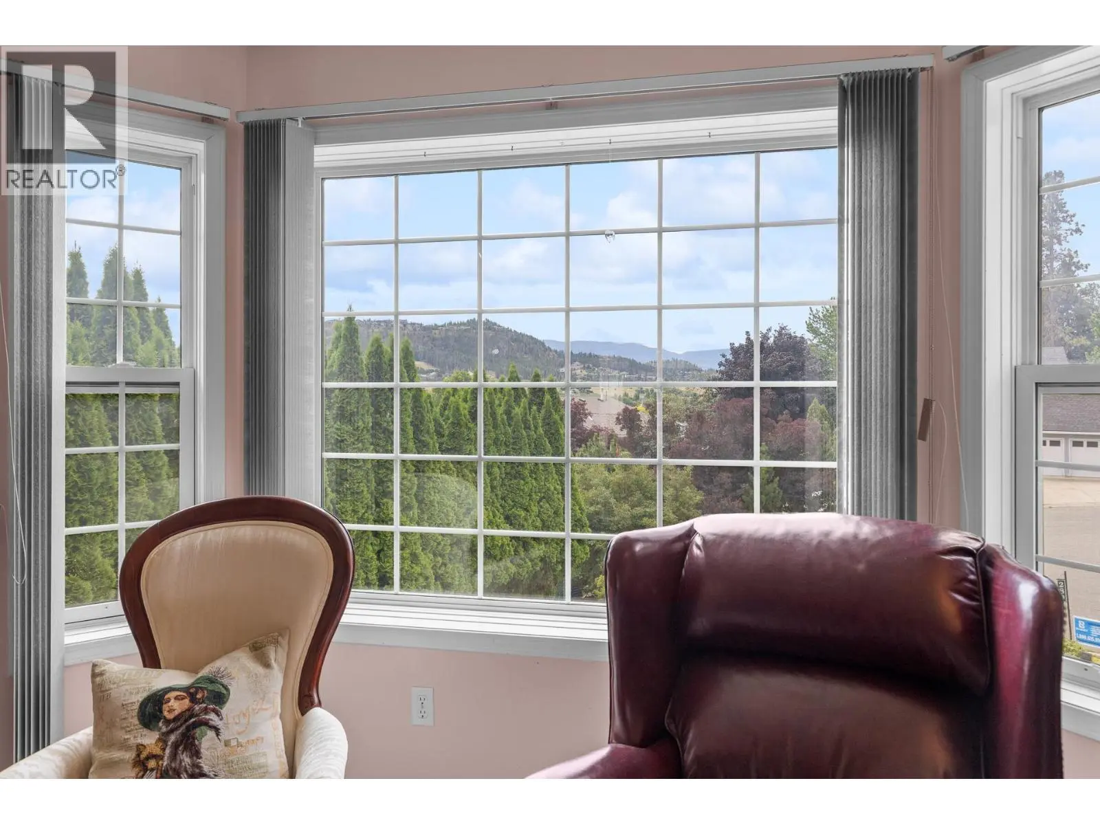 280 Cosens Court. Kelowna, British Columbia