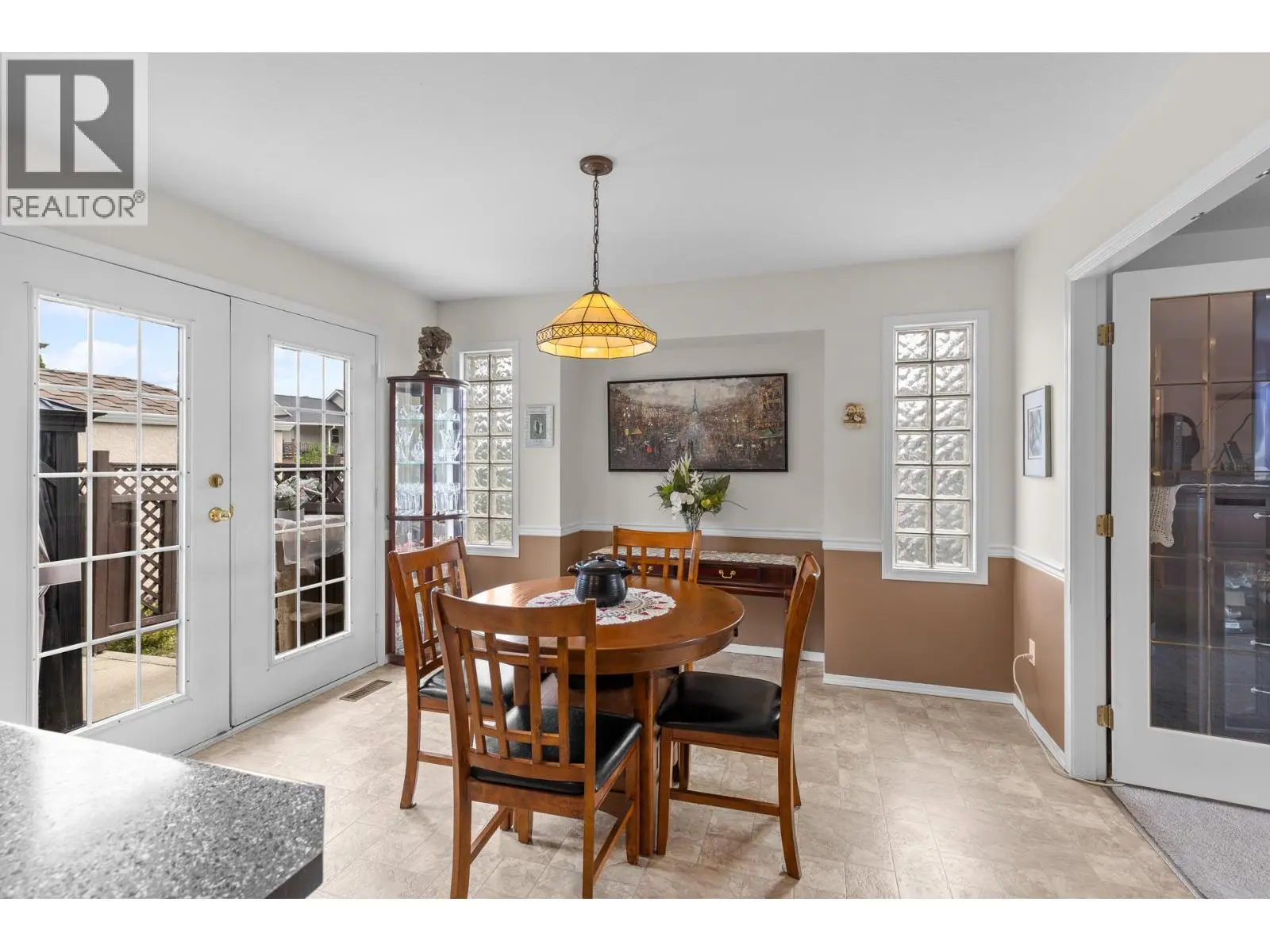280 Cosens Court. Kelowna, British Columbia