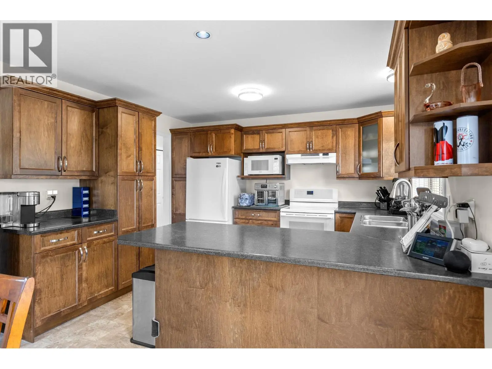 280 Cosens Court. Kelowna, British Columbia