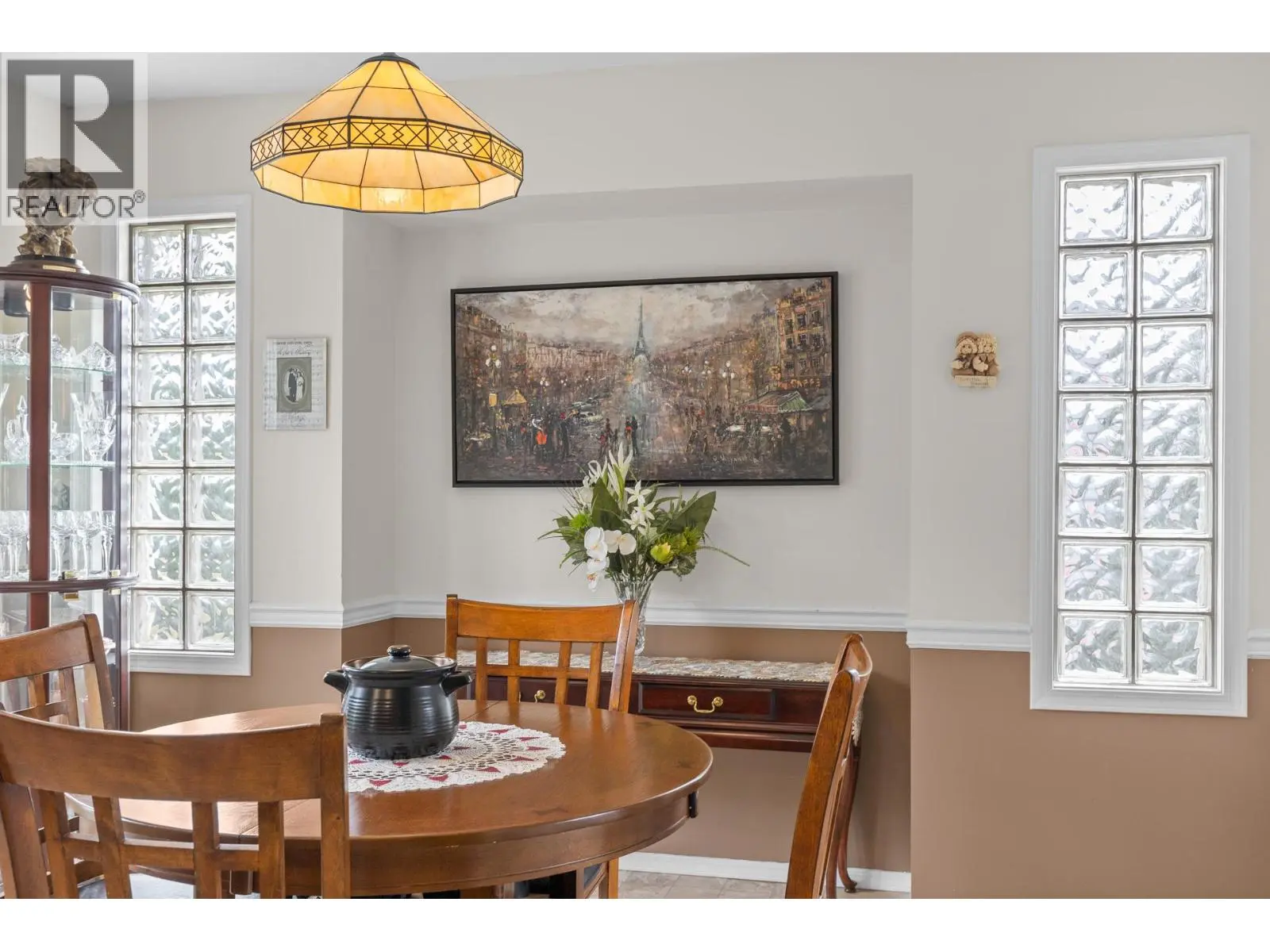 280 Cosens Court. Kelowna, British Columbia