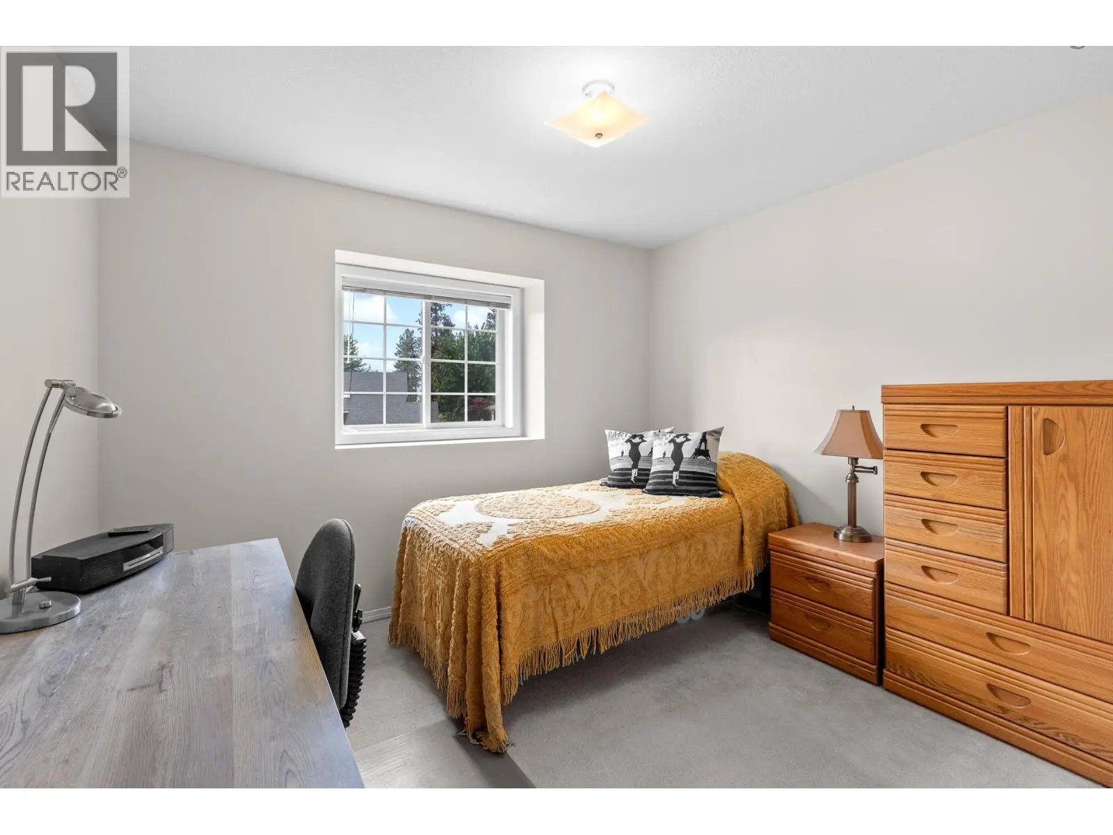 280 Cosens Court. Kelowna, British Columbia