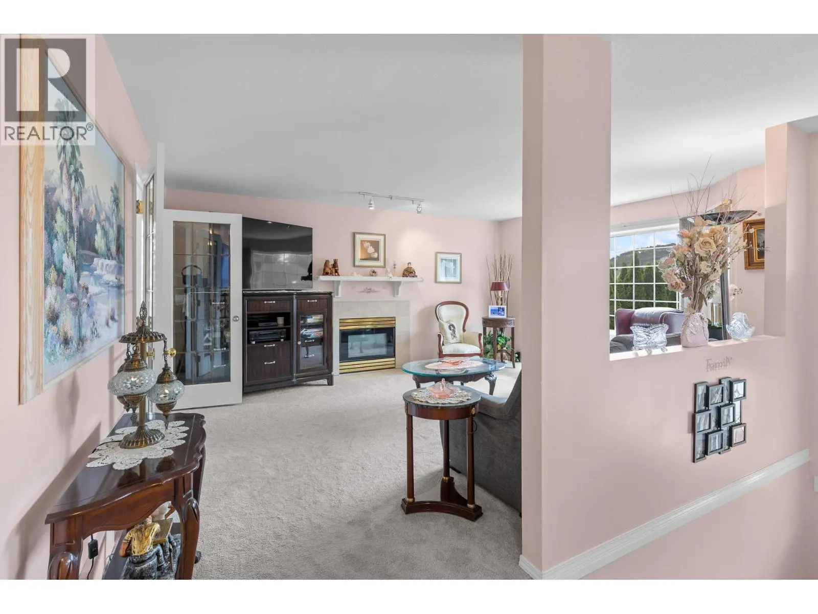 280 Cosens Court. Kelowna, British Columbia