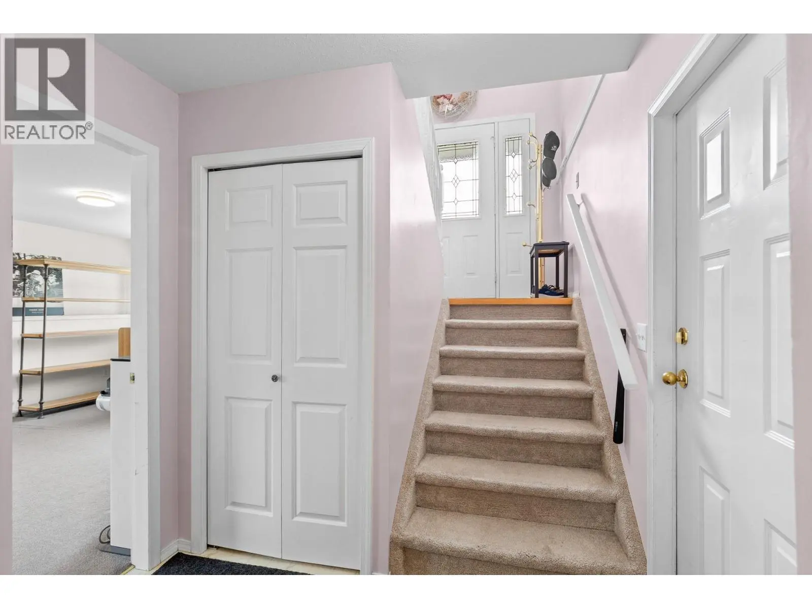 280 Cosens Court. Kelowna, British Columbia