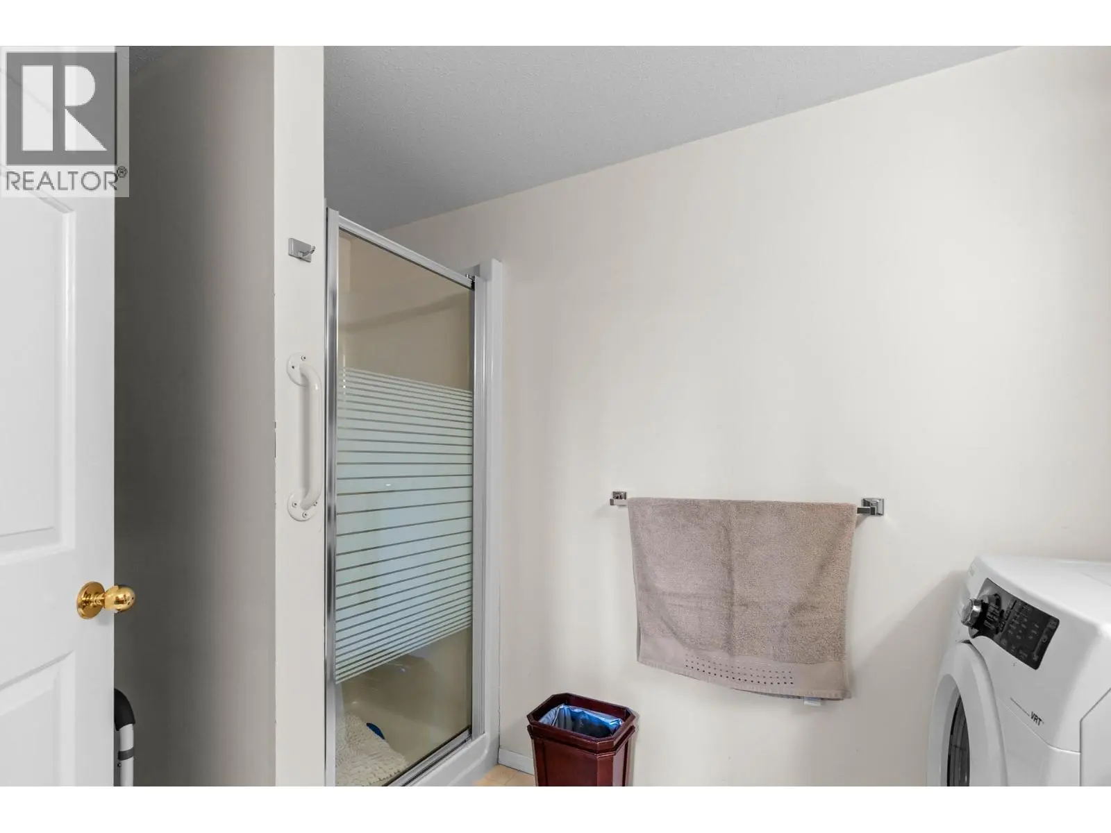 280 Cosens Court. Kelowna, British Columbia