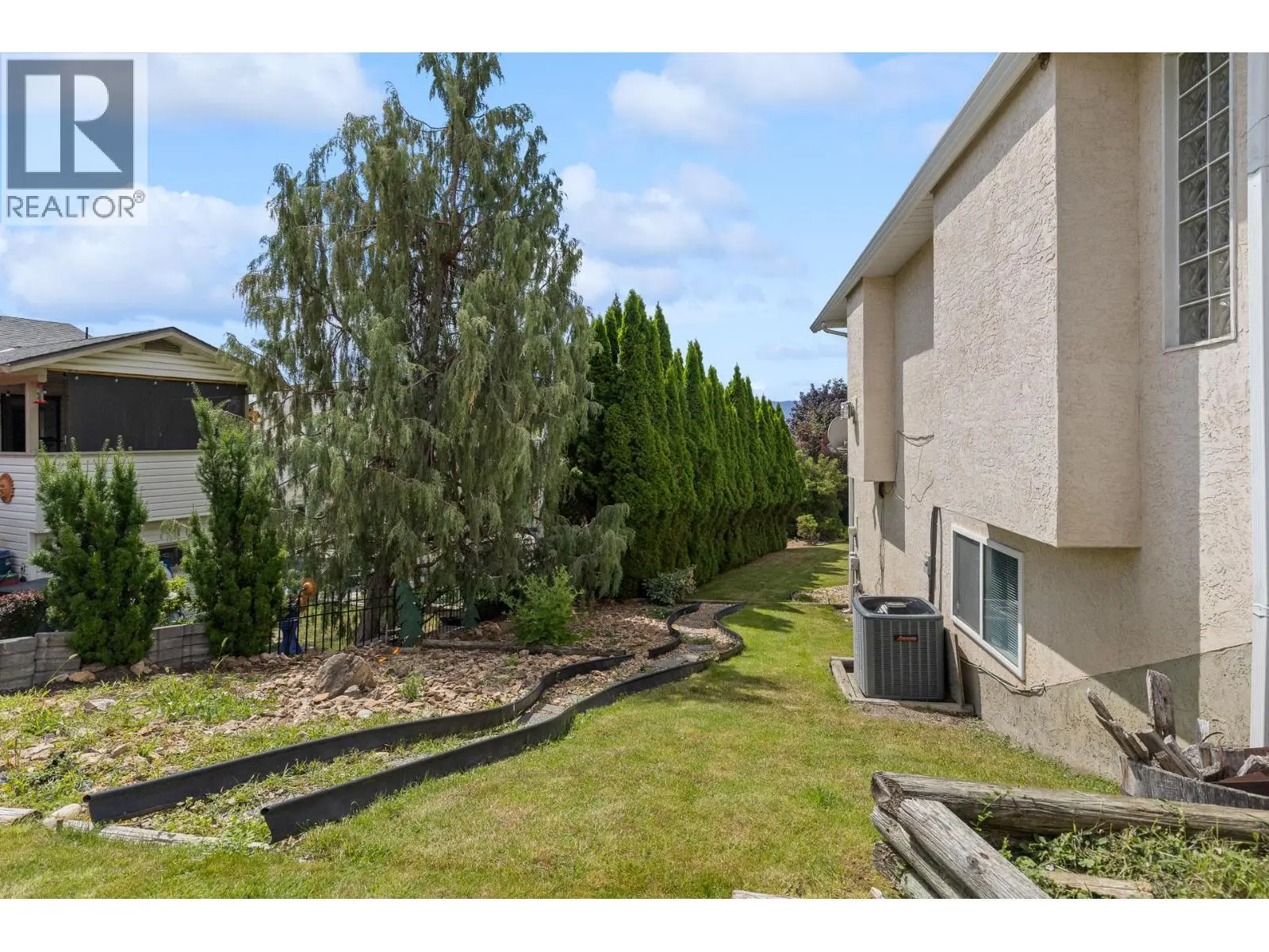 280 Cosens Court. Kelowna, British Columbia