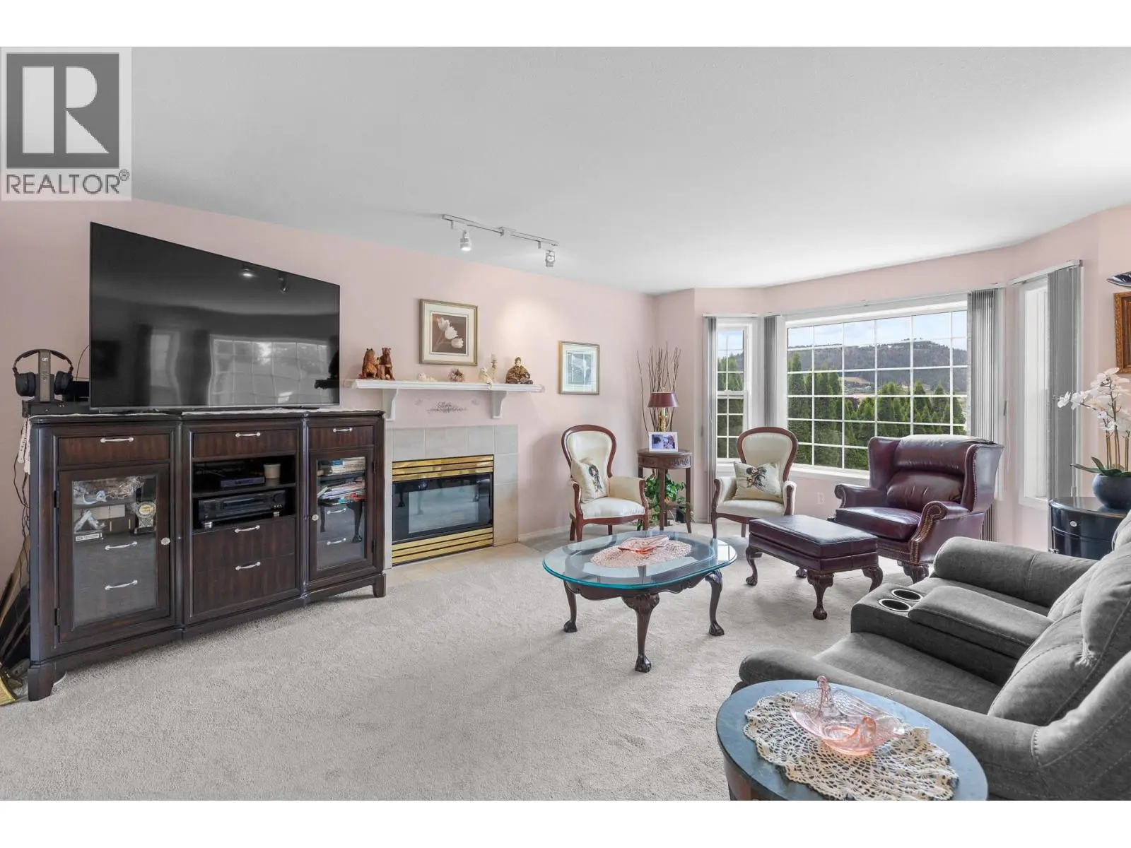 280 Cosens Court. Kelowna, British Columbia