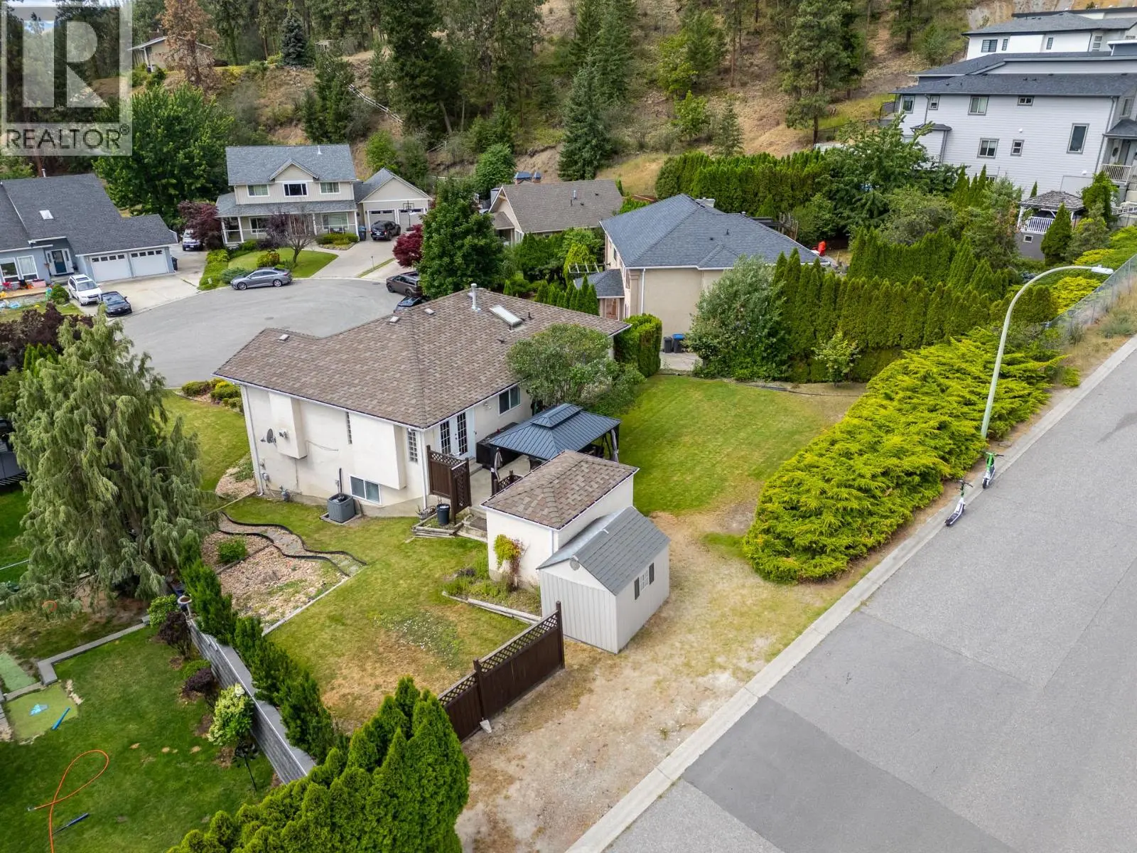 280 Cosens Court. Kelowna, British Columbia