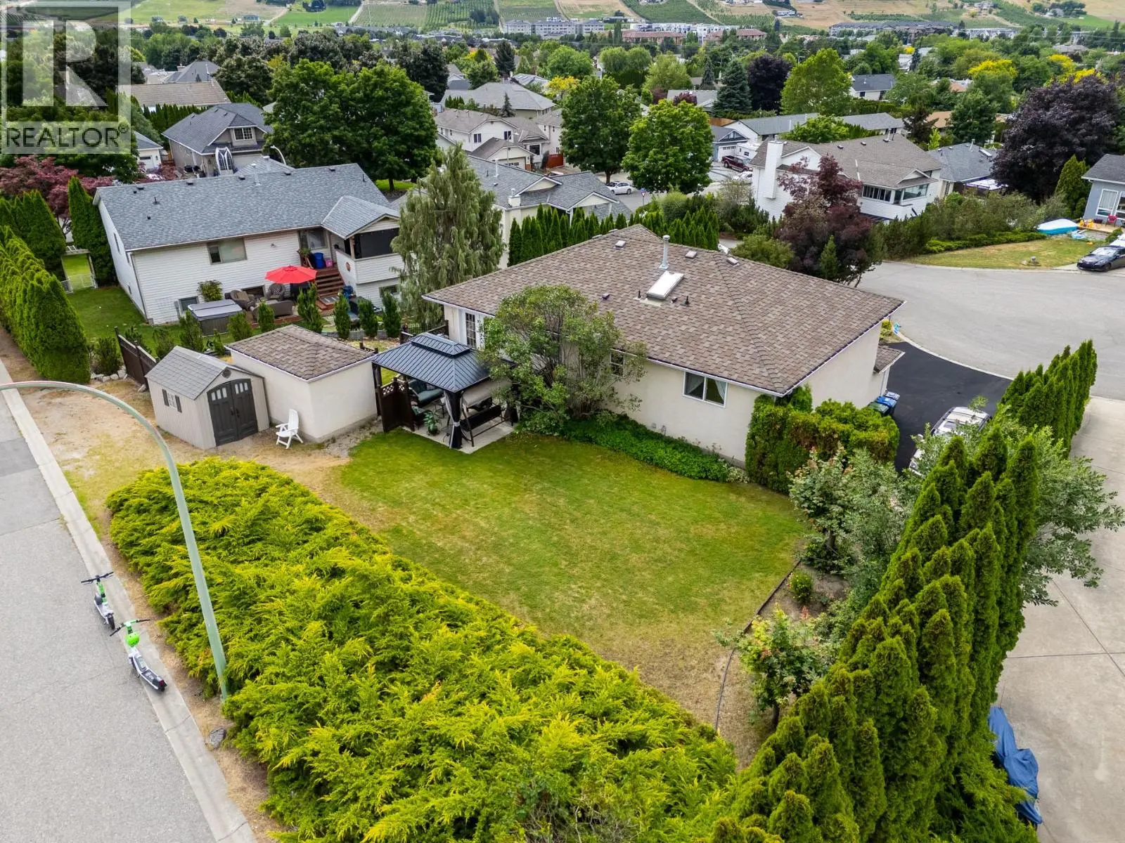 280 Cosens Court. Kelowna, British Columbia