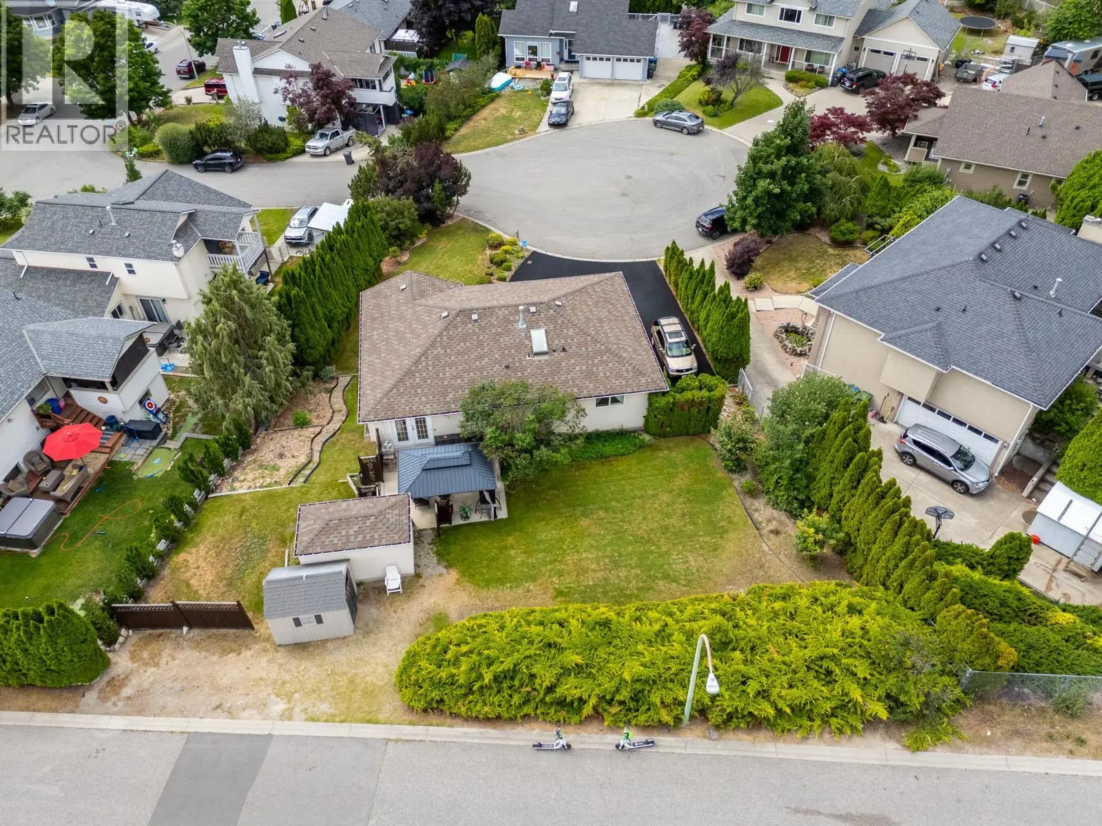 280 Cosens Court. Kelowna, British Columbia
