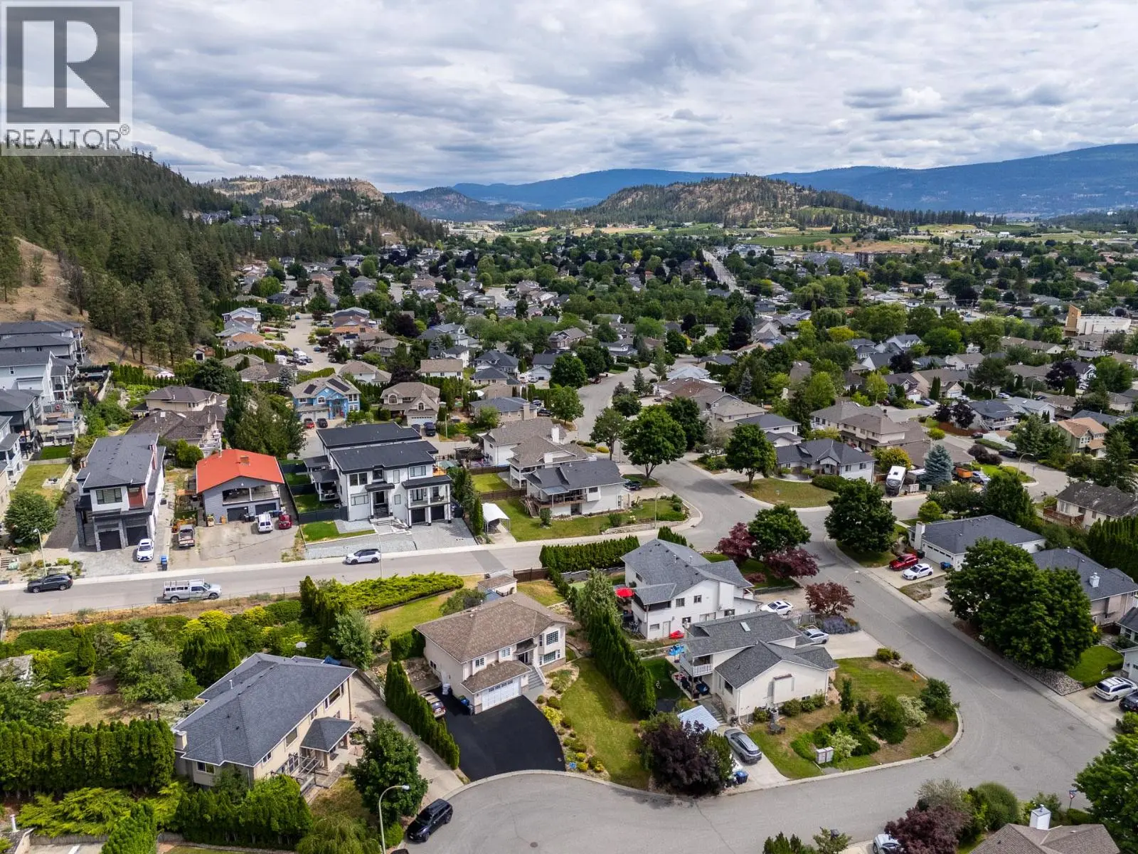 280 Cosens Court. Kelowna, British Columbia