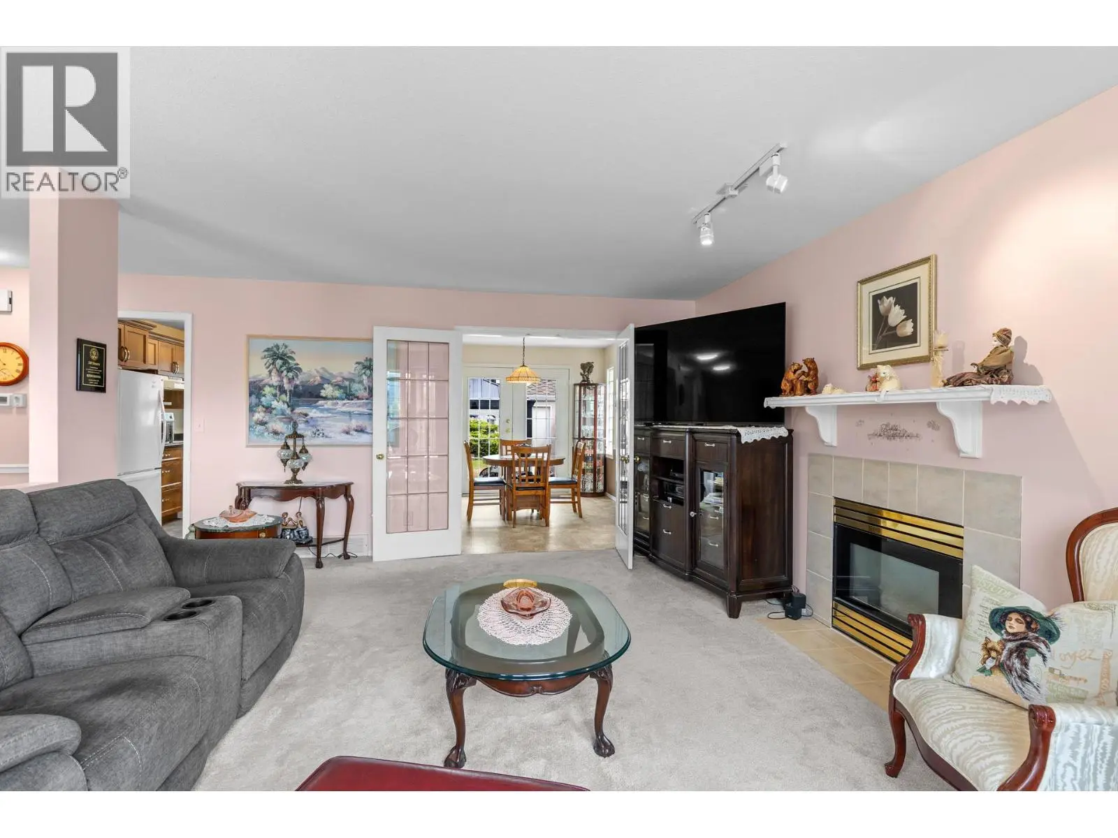 280 Cosens Court. Kelowna, British Columbia
