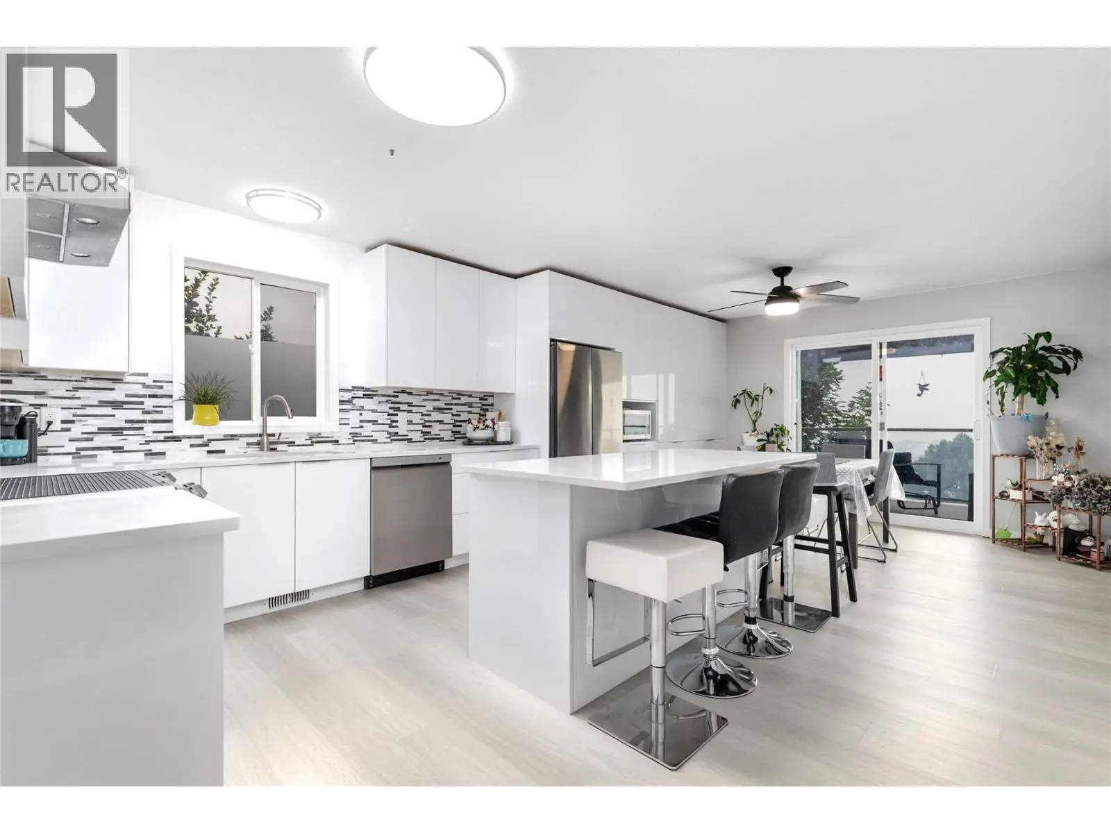 Photo of Listing #10395547