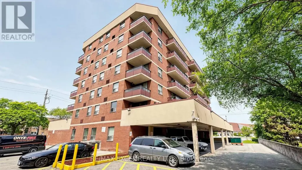 401 - 1881 Jane Street, Toronto (Rustic)