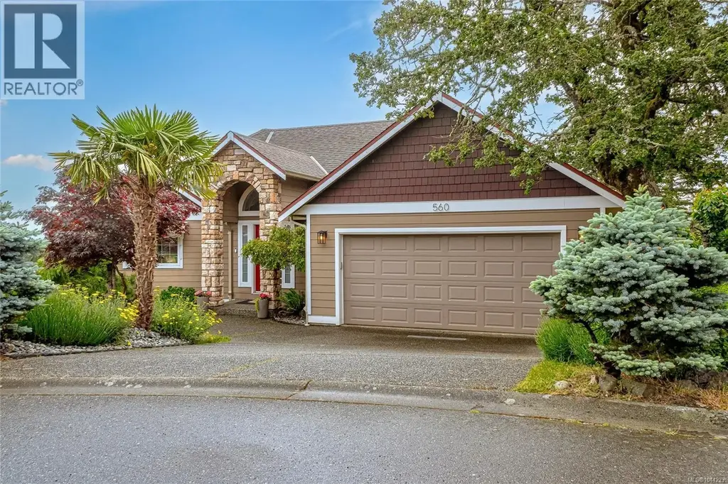 560 Tory Pl, Colwood