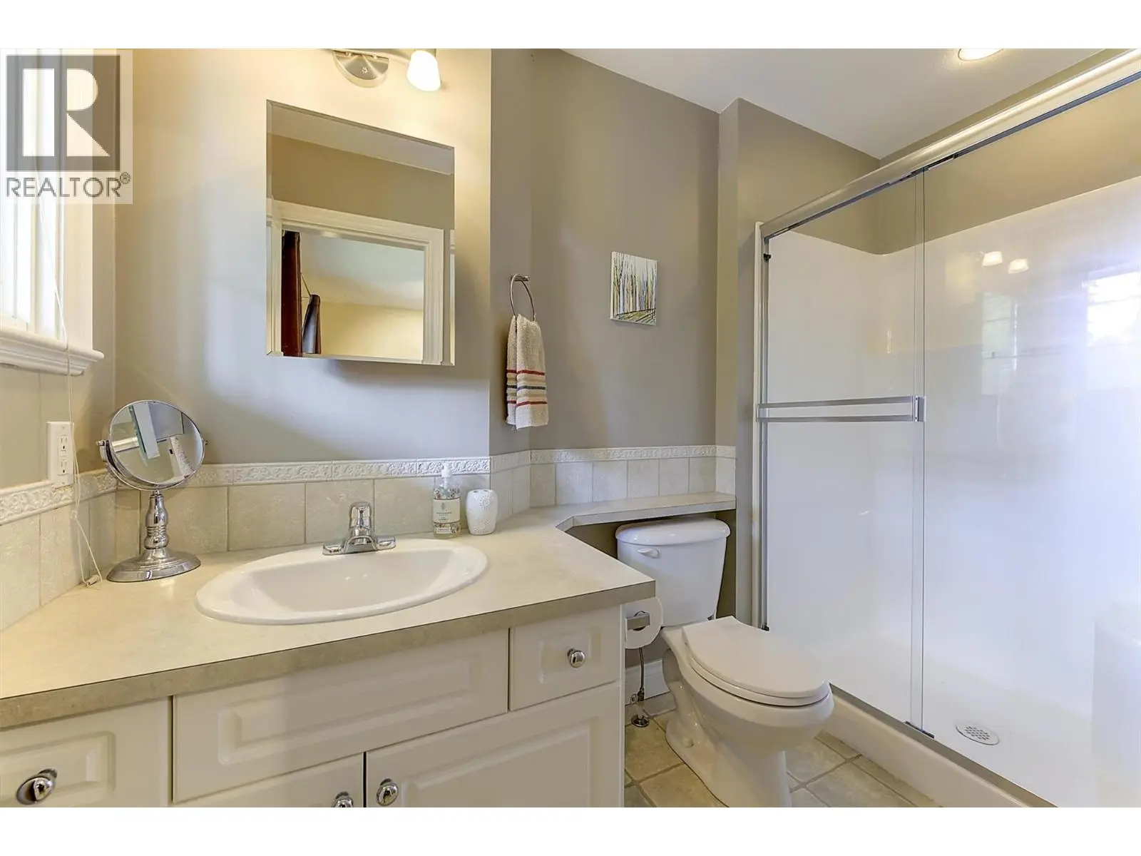 4299 Hobson Road. Kelowna, British Columbia