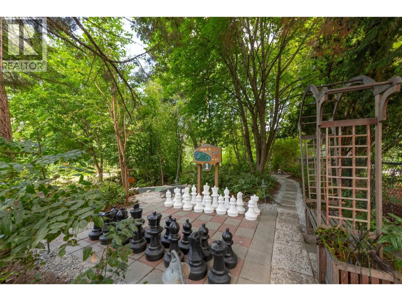 4299 Hobson Road. Kelowna, British Columbia