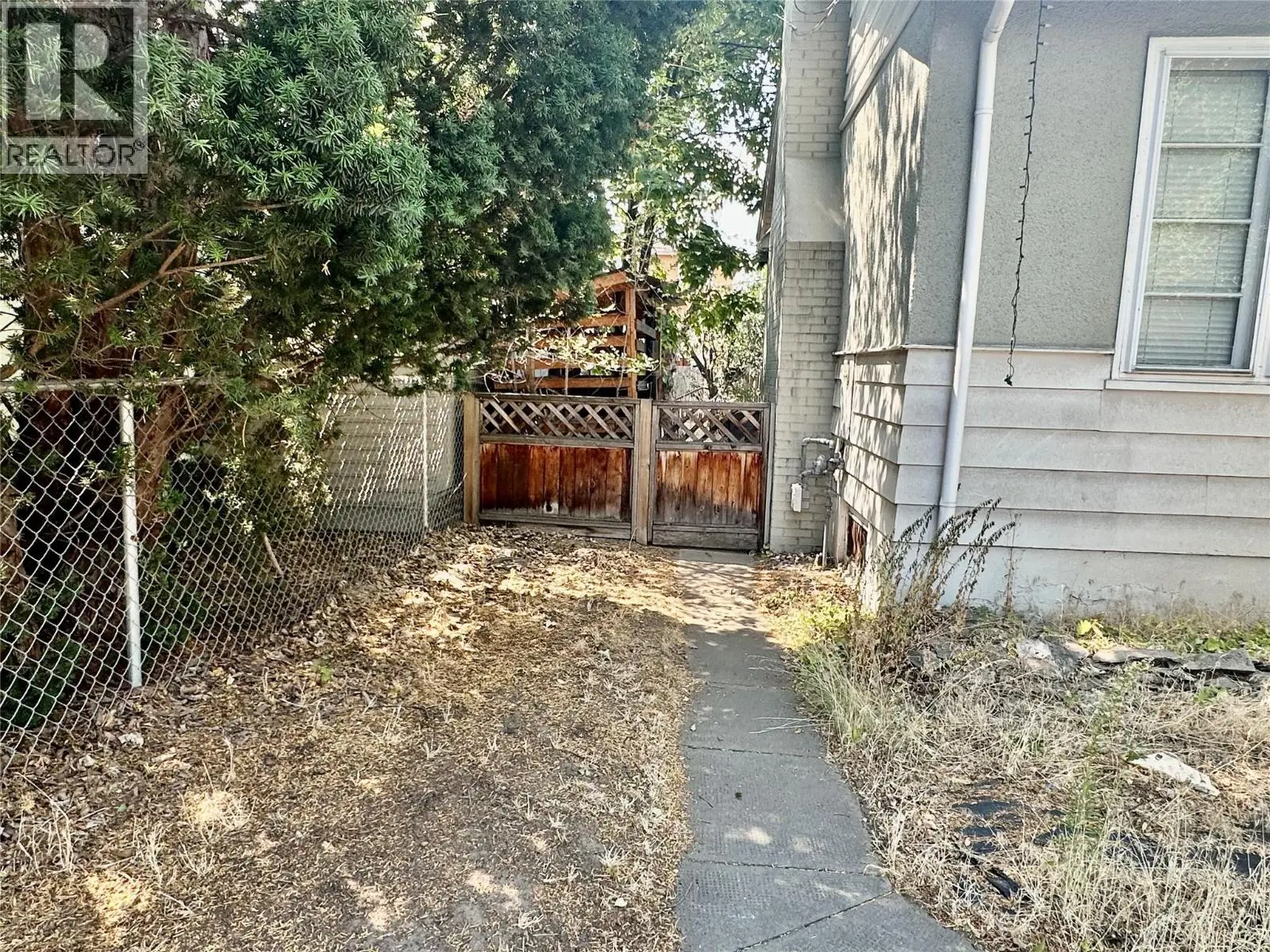 2038 Richter Street. Kelowna, British Columbia