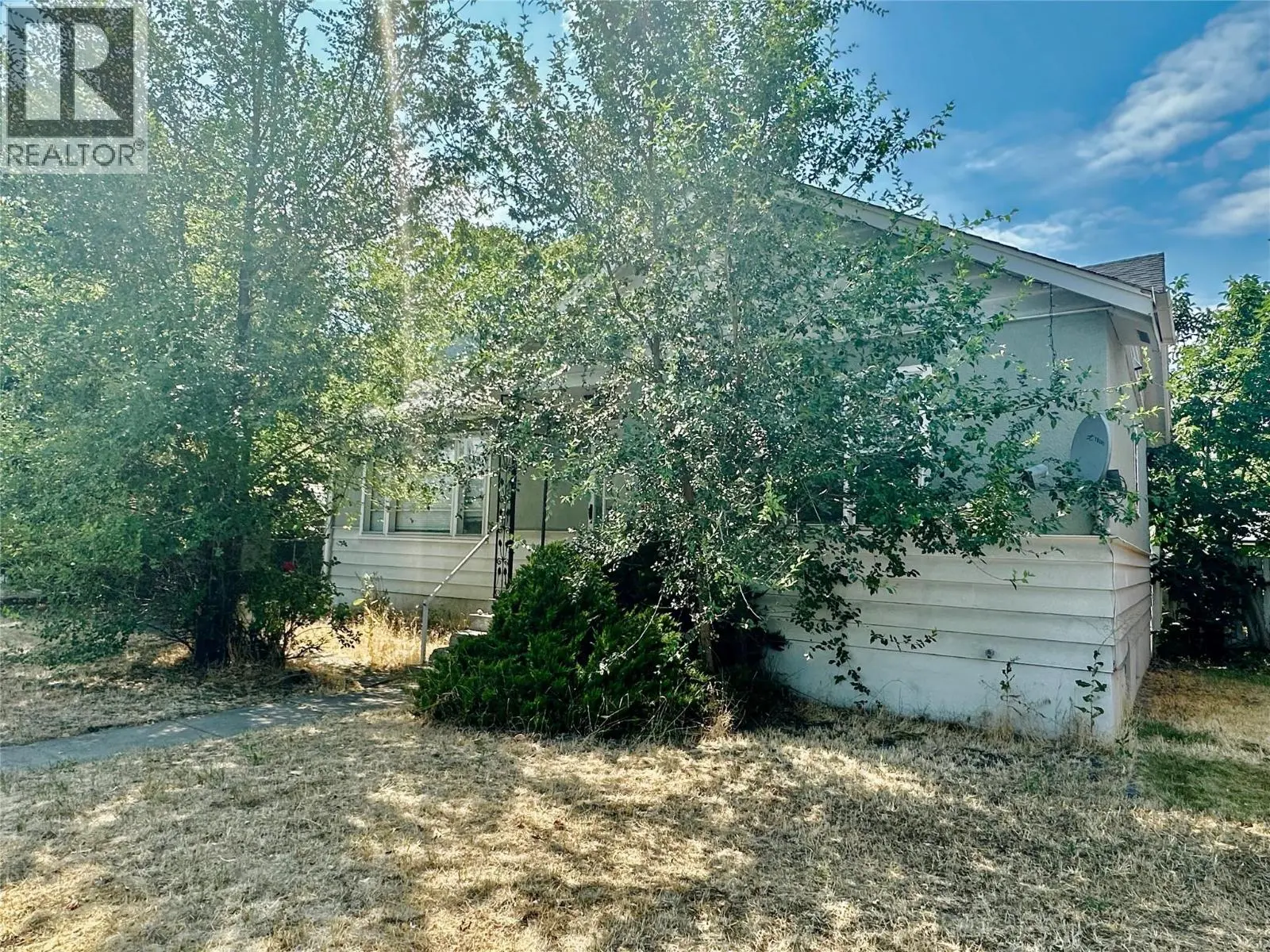 2038 Richter Street. Kelowna, British Columbia