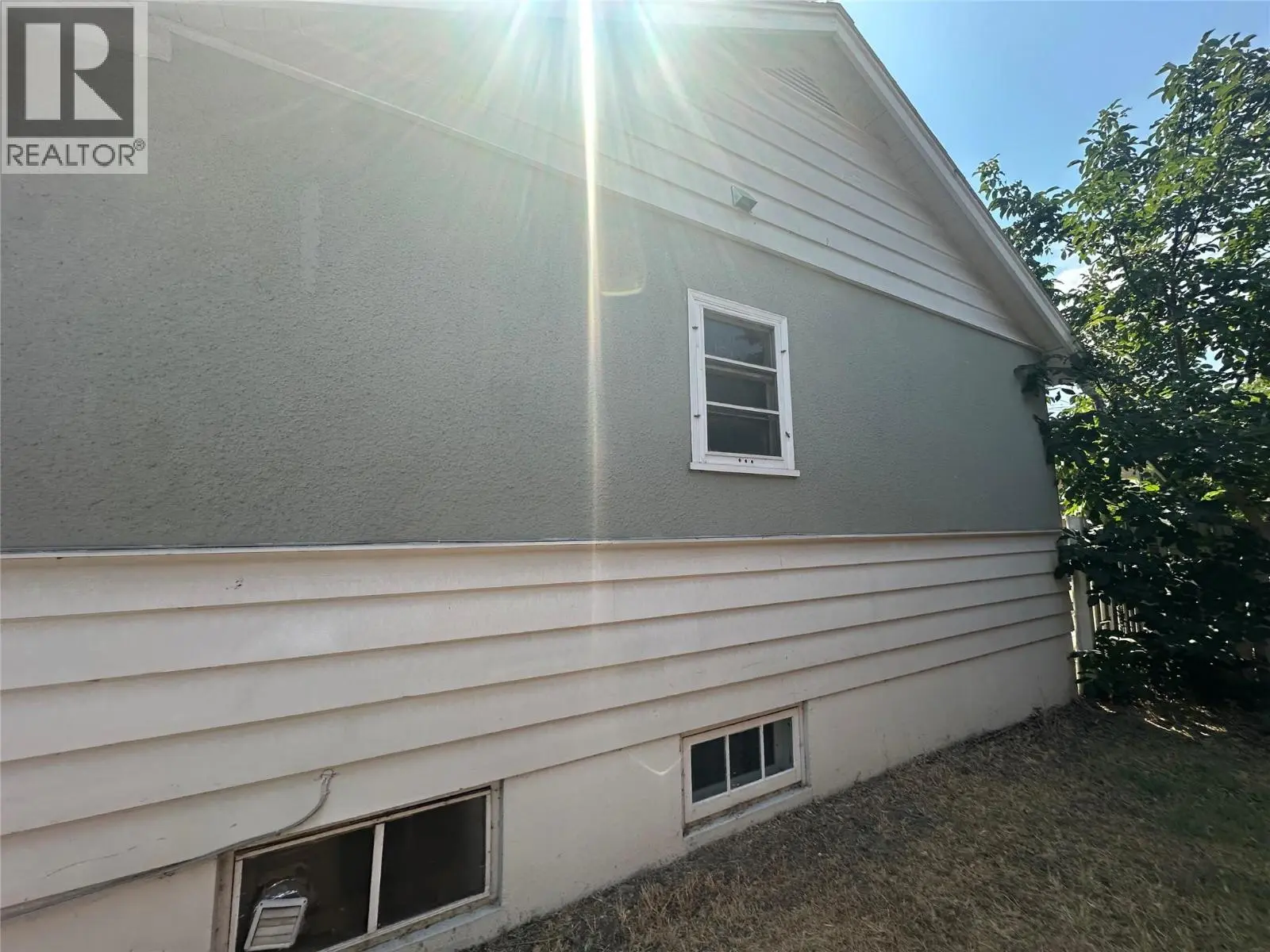2038 Richter Street. Kelowna, British Columbia