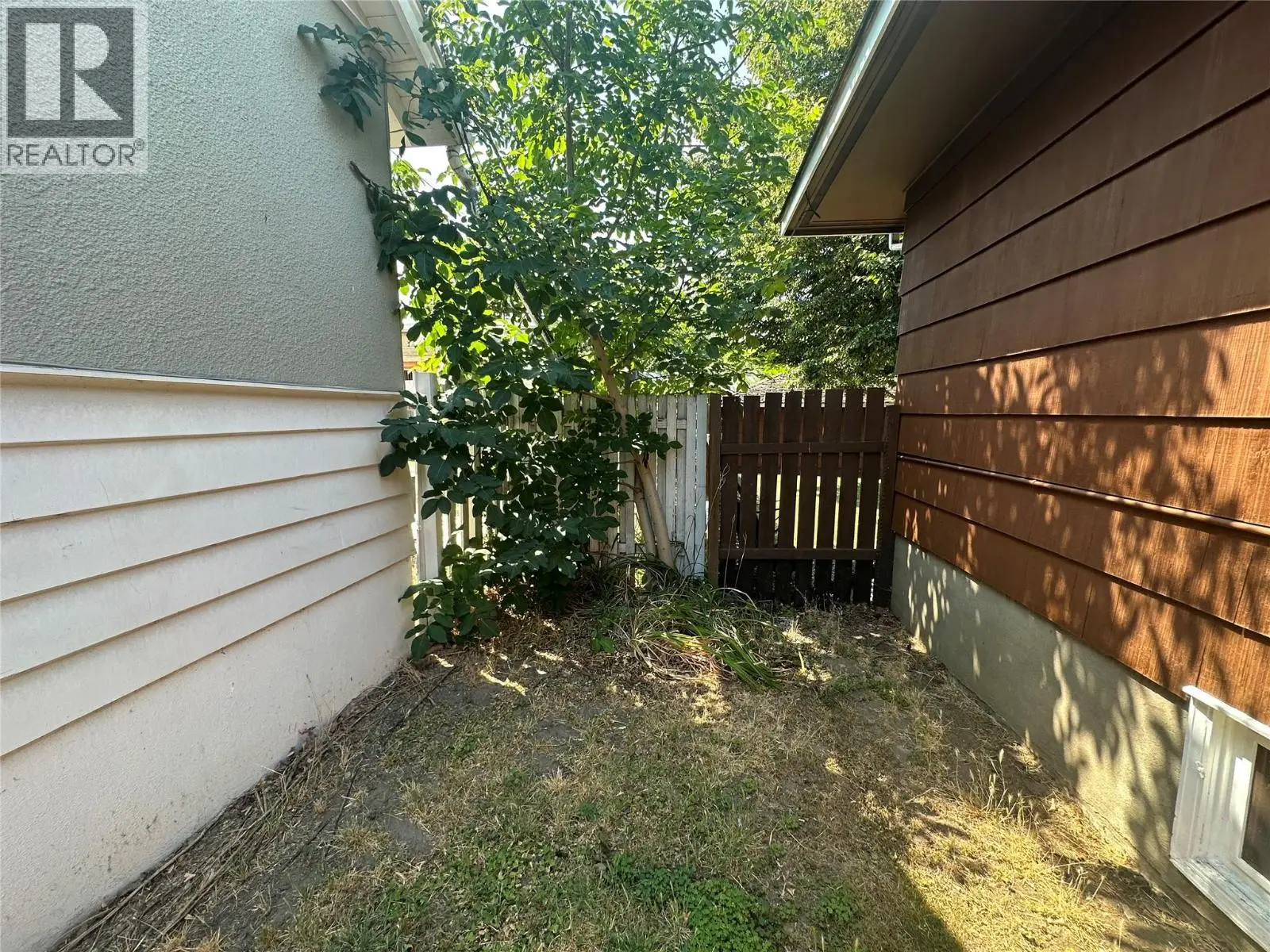 2038 Richter Street. Kelowna, British Columbia