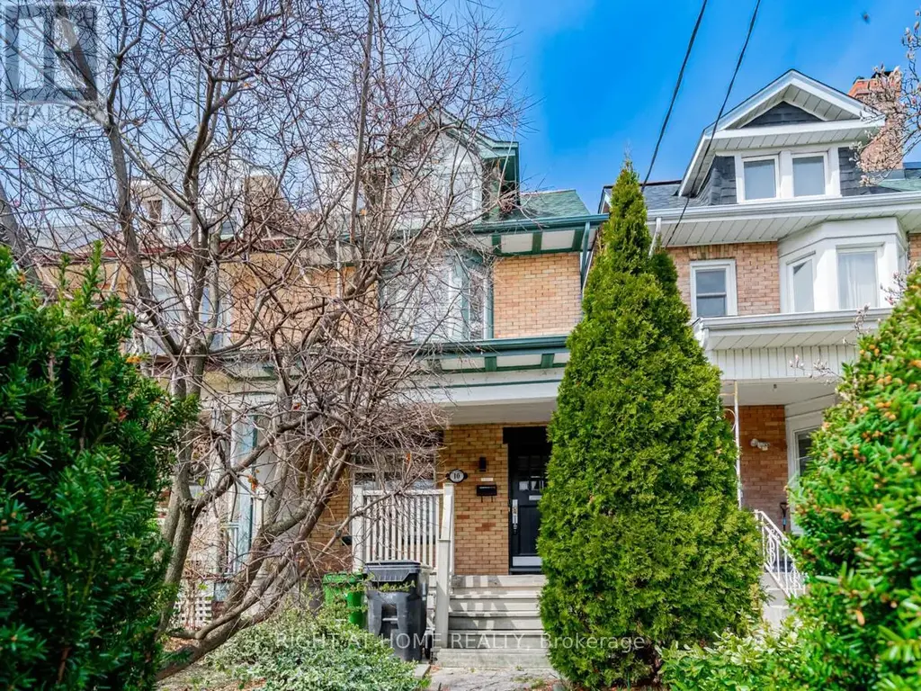 10 St Annes Road, Toronto (Little Portugal)