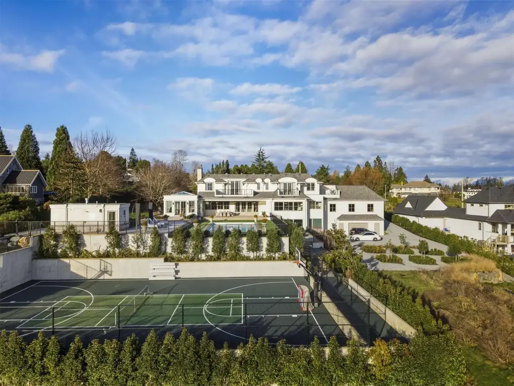 18238 20 Avenue, Surrey