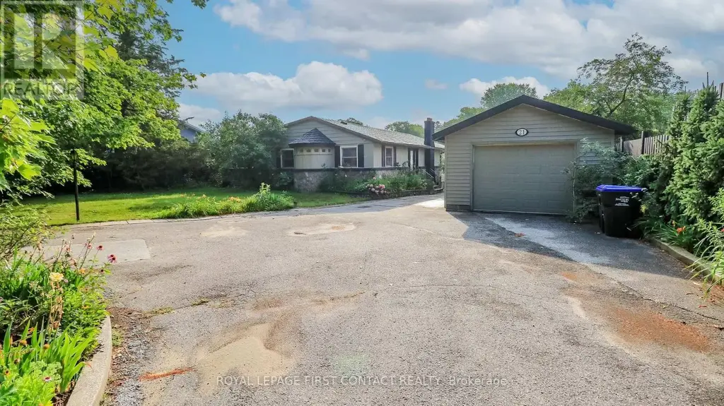 21 Sunnidale Road, Wasaga Beach
