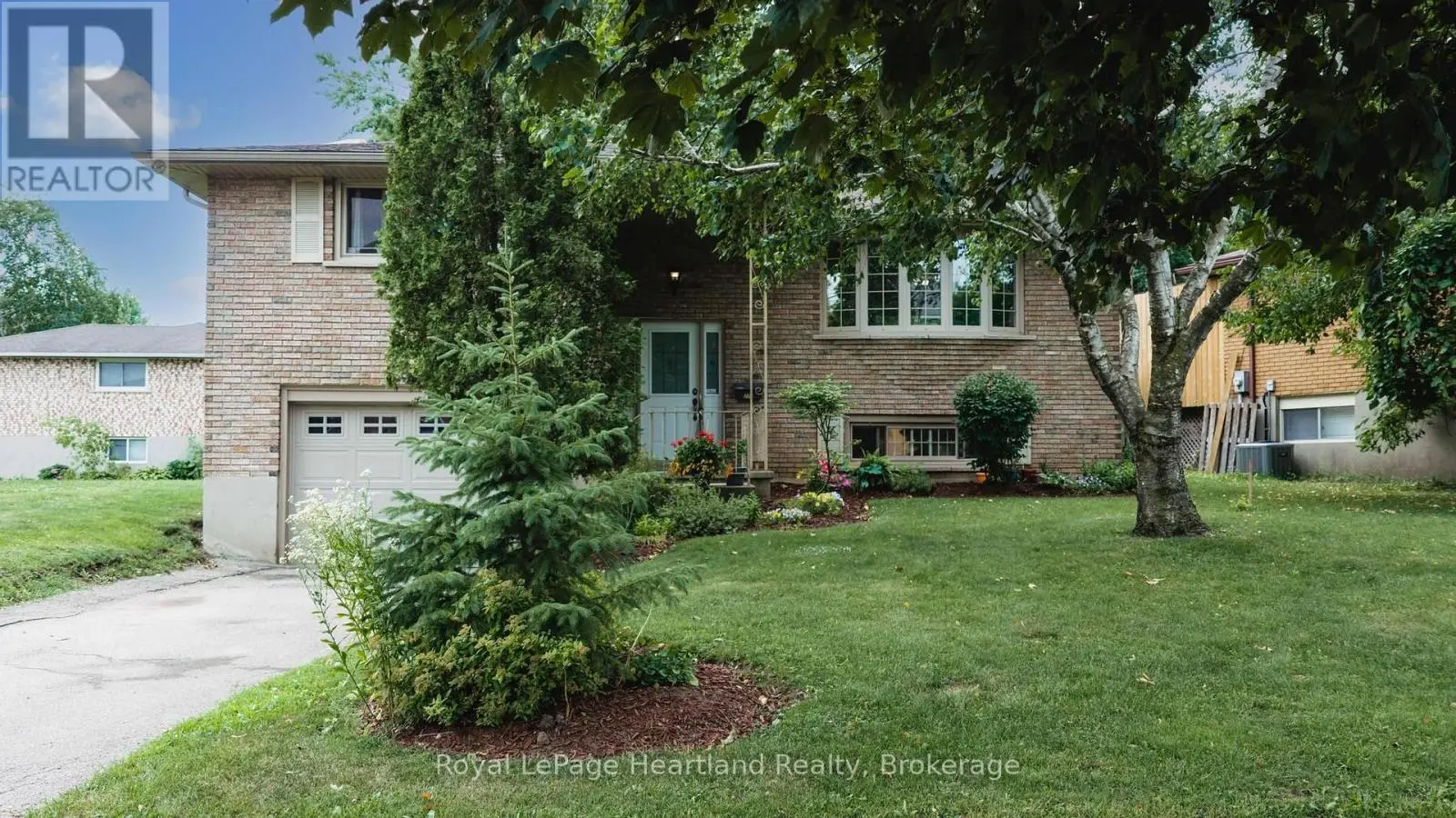 223 Kemp Crescent, Stratford