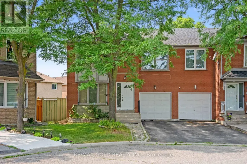 27 Lofty Pines Place, Brampton (Sandringham-Wellington)
