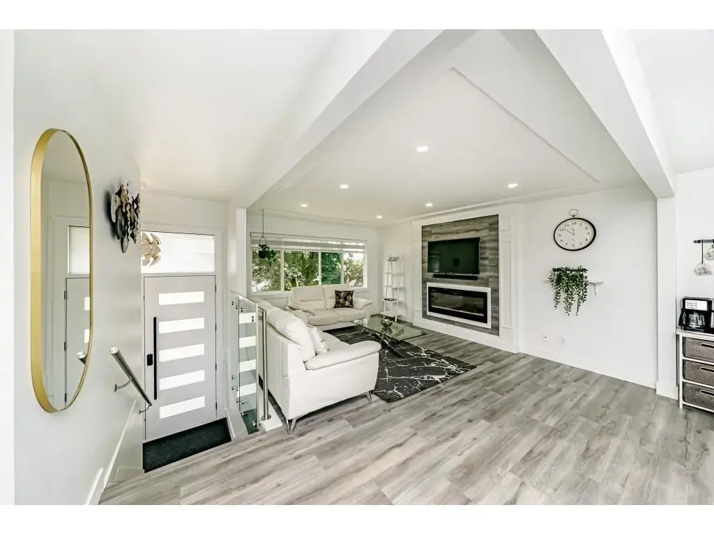 14927 Kew Drive, Surrey