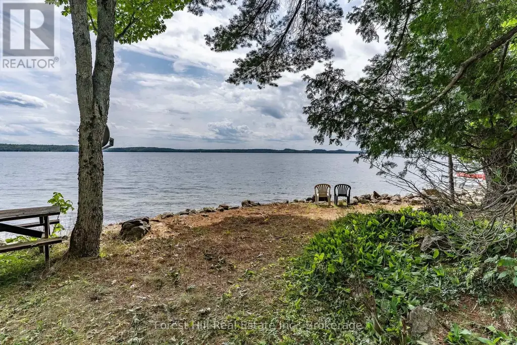 191 Long Point Road, Huntsville (Stisted)
