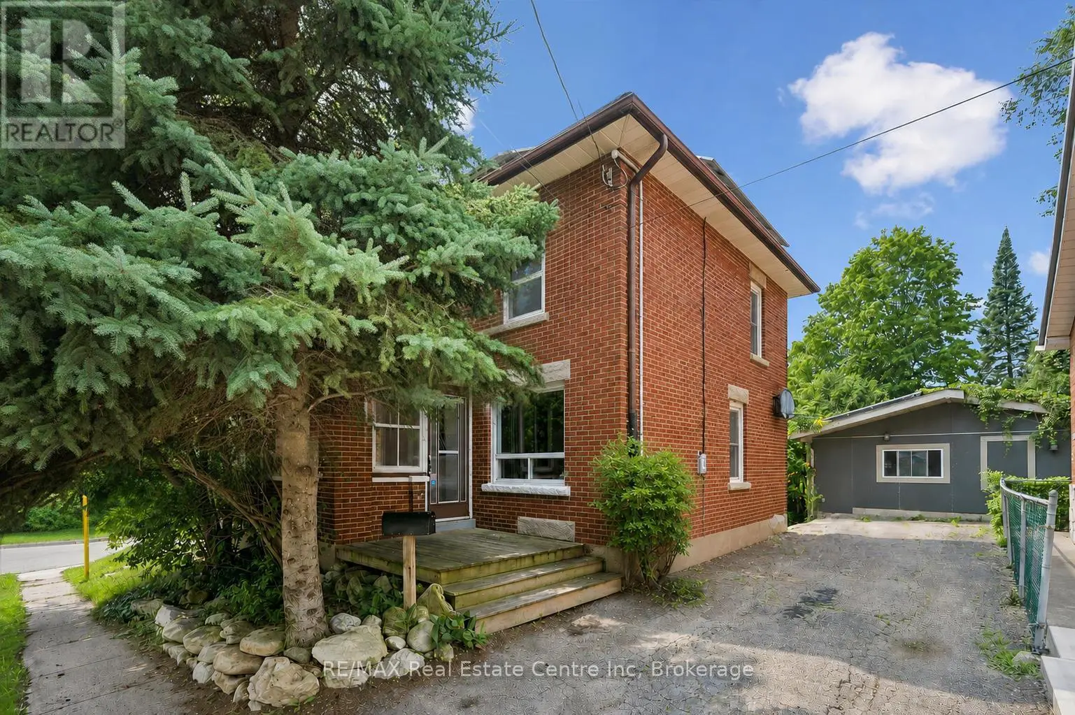 6 Pearl Street, Guelph (General Hospital)