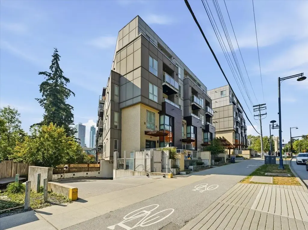 106 9689 140 Street, Surrey