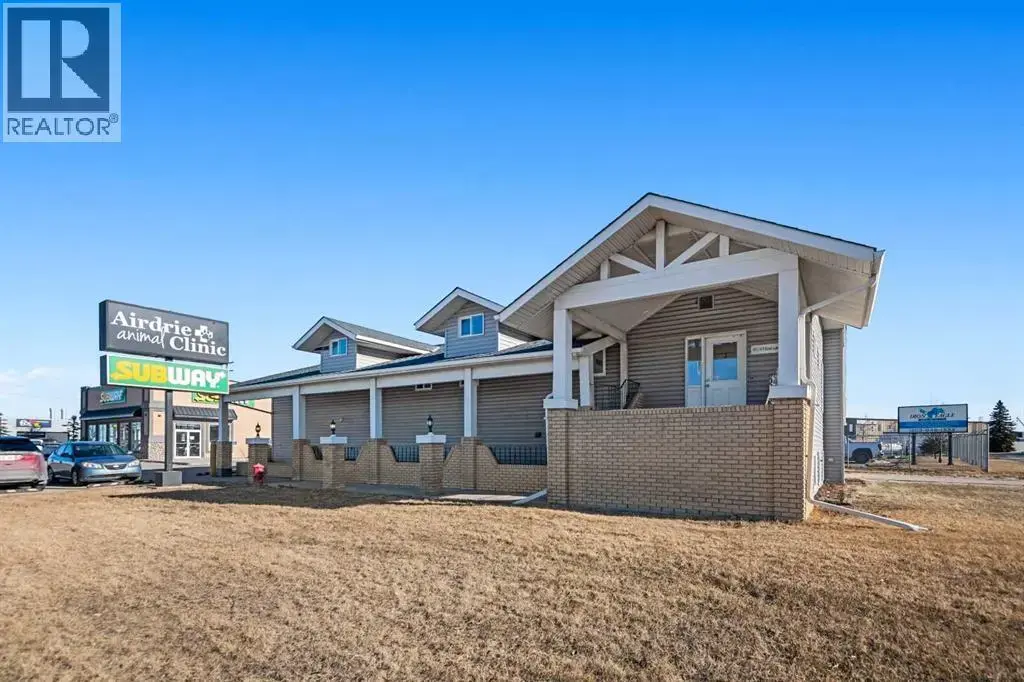 101, 117 East Lake Crescent Ne, Airdrie