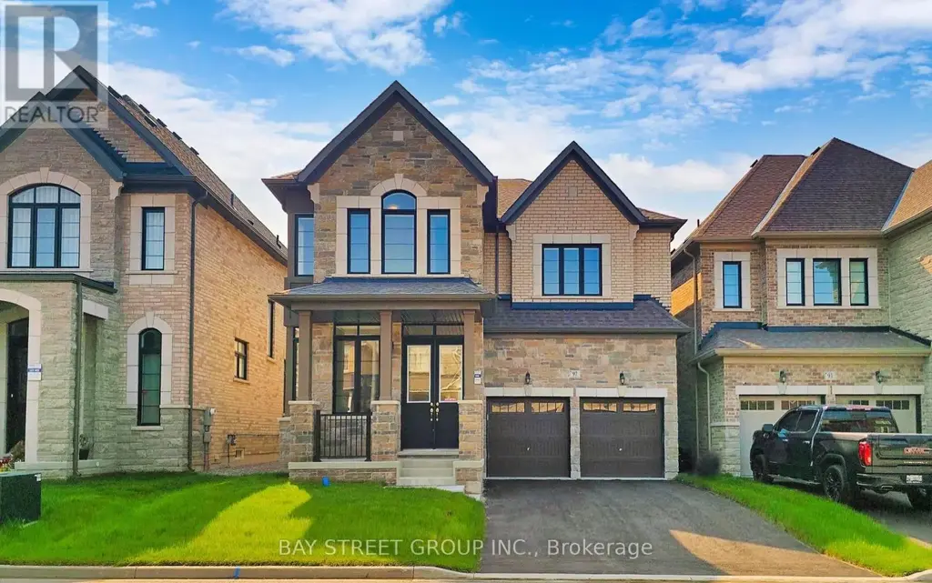 Upper Two Bedrooms - 97 Halldorson Avenue, Aurora
