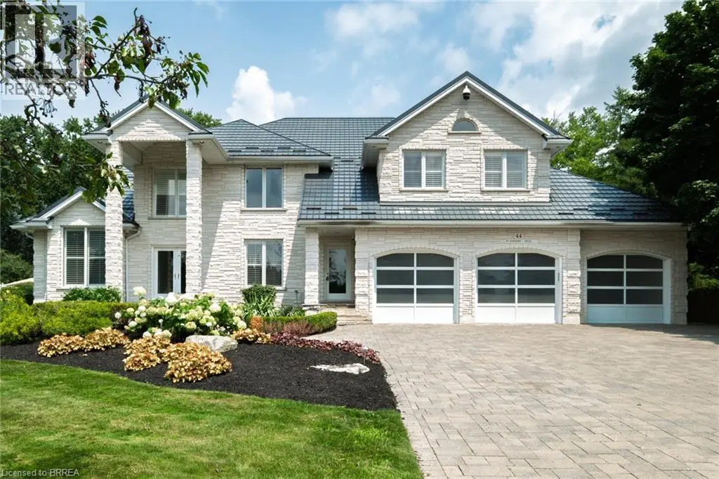 44 St Andrew's Drive, Brantford