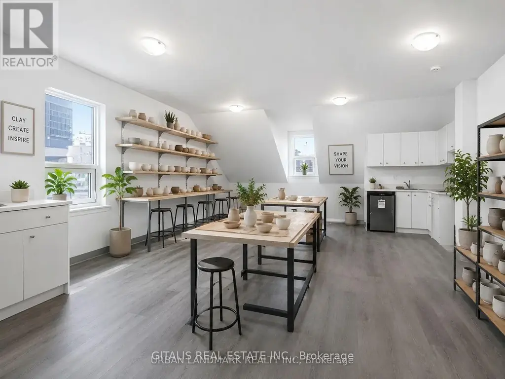 300 - 568 Yonge Street, Toronto (Bay Street Corridor)