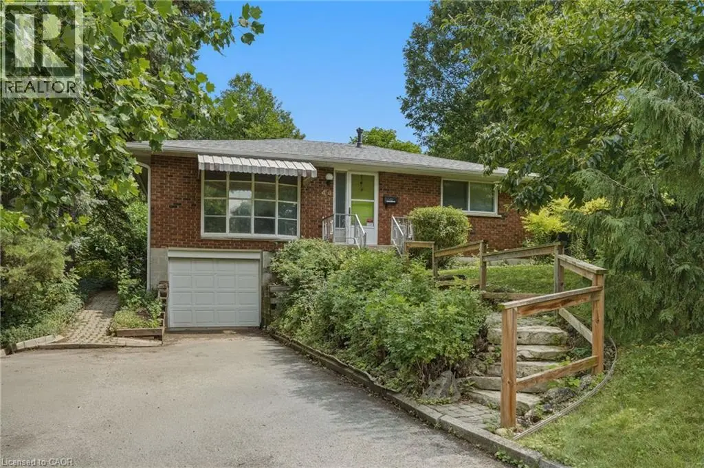 44 Mcdonald Court, Waterdown