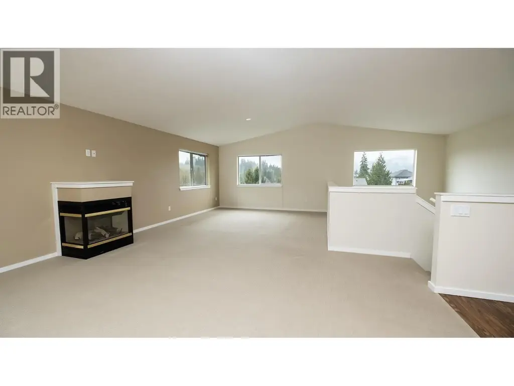 5839 Trail Avenue, Sechelt