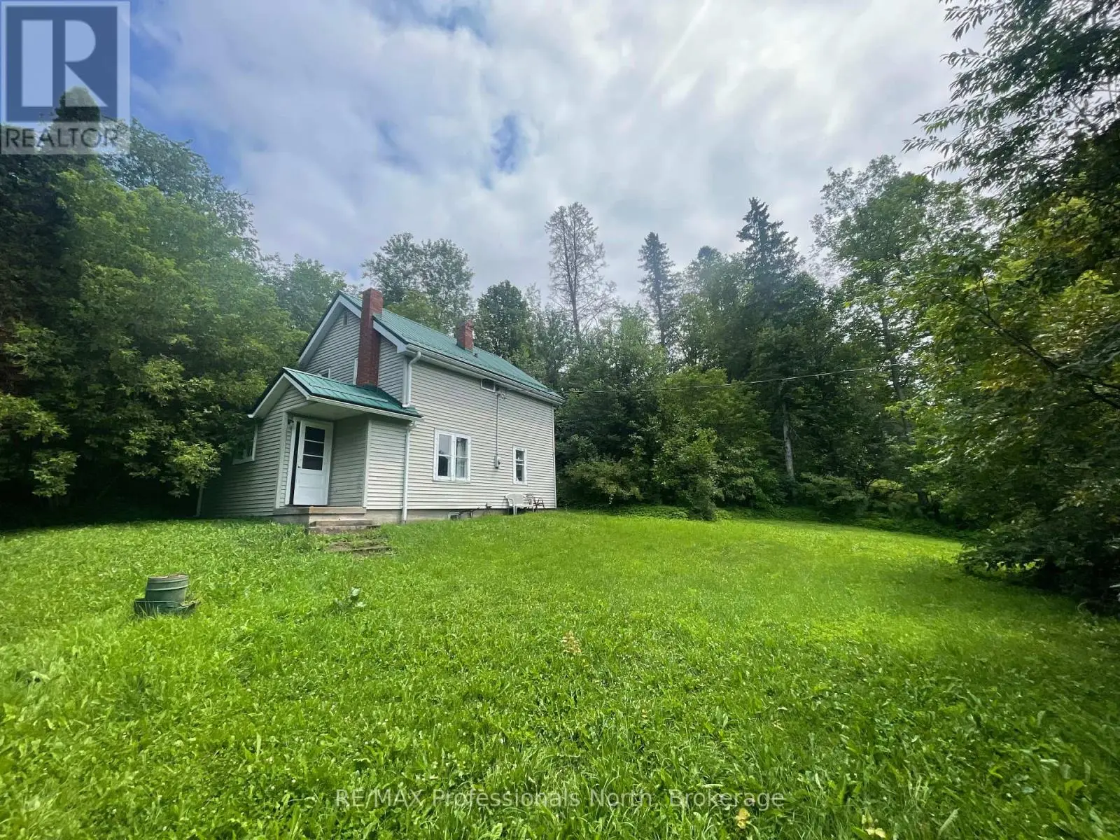 1038 Gooderham Street, Highlands East (Glamorgan)