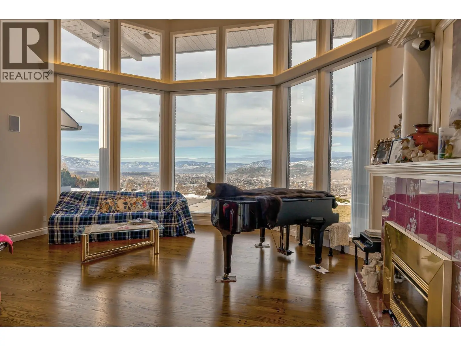 1135 Graf Road. Kelowna, British Columbia