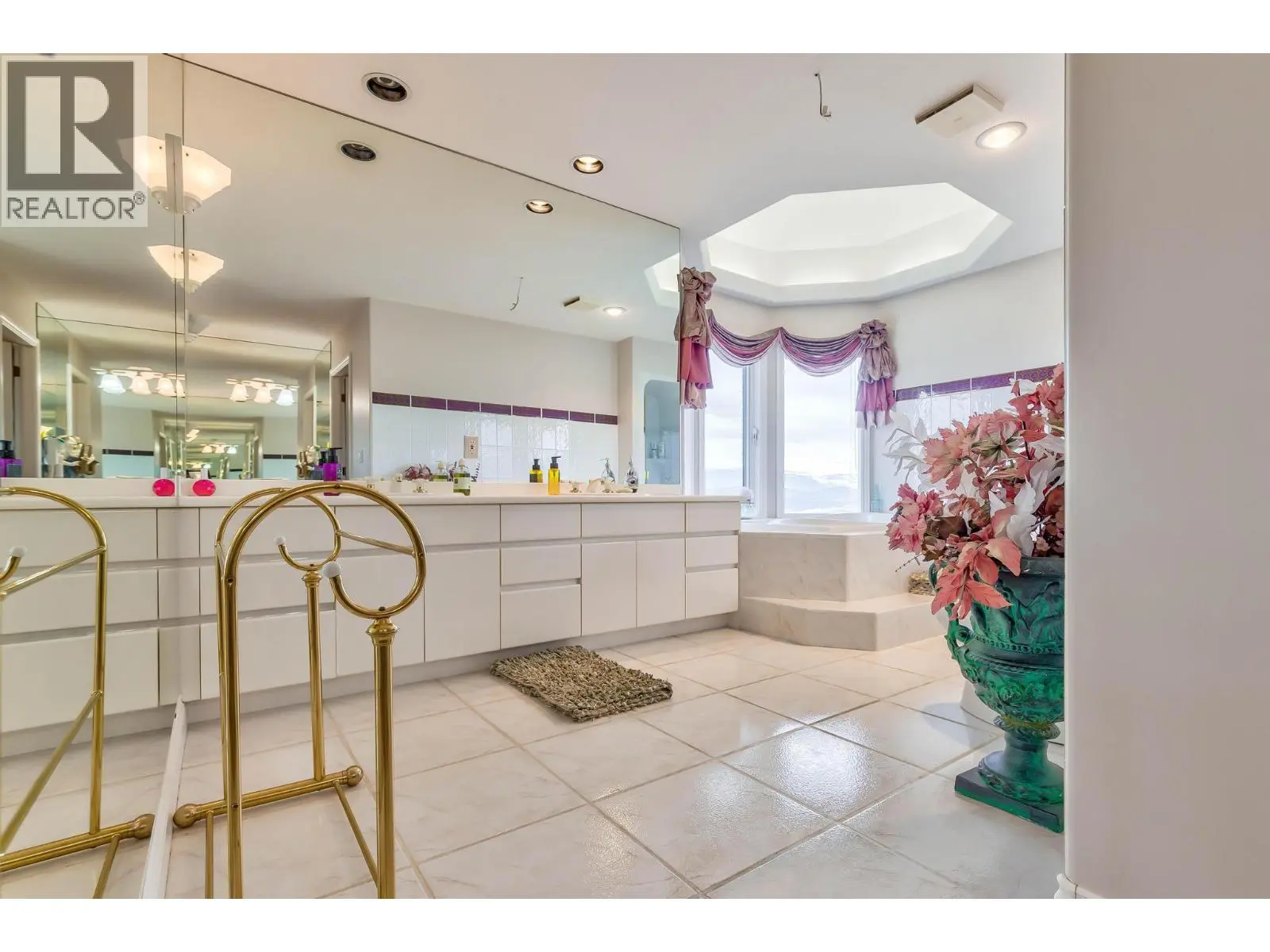 1135 Graf Road. Kelowna, British Columbia