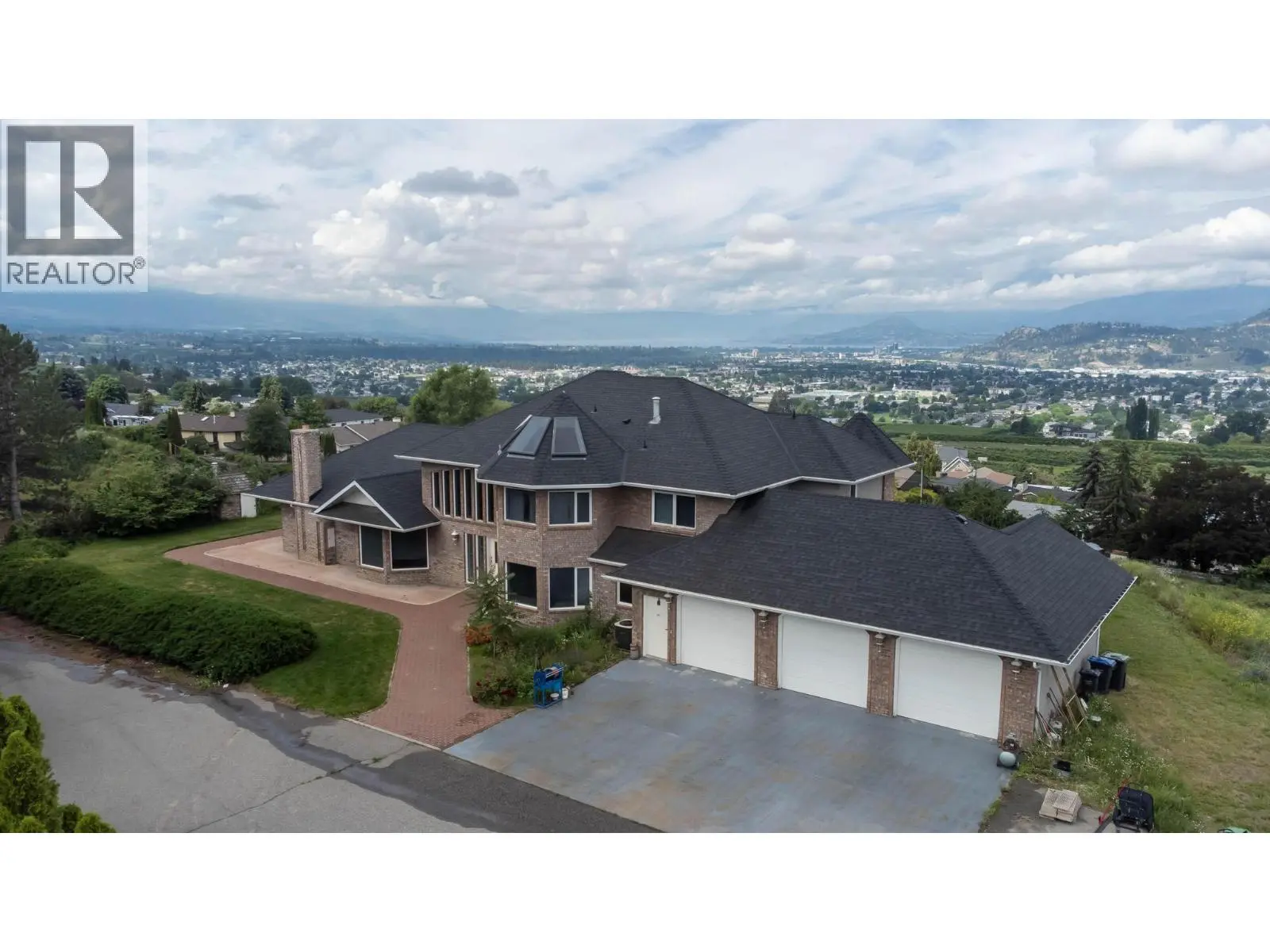 1135 Graf Road. Kelowna, British Columbia