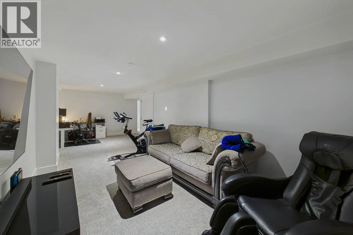 187 Echo Ridge Drive. Kelowna, British Columbia