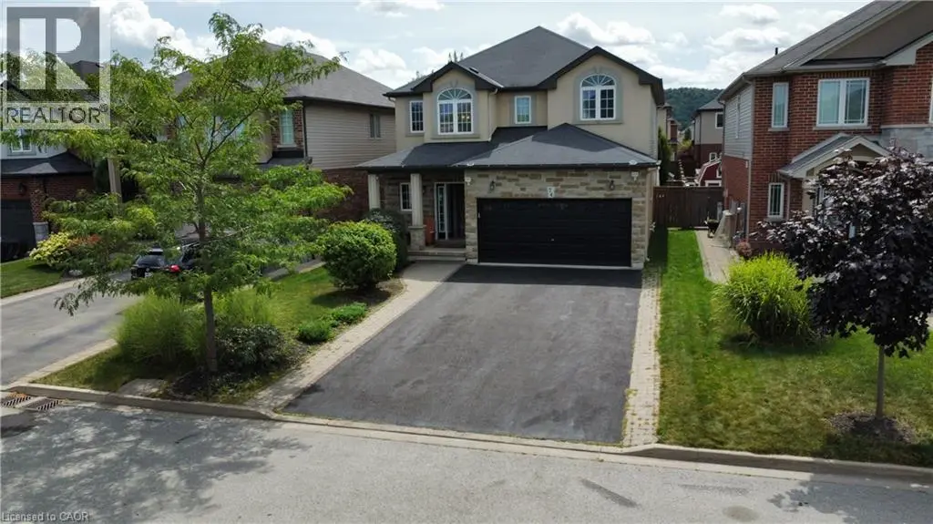 74 Lampman Drive, Grimsby
