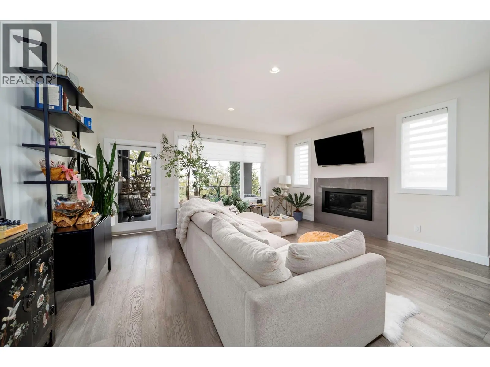 1349 Rocky Point Drive Unit# 2. Kelowna, British Columbia